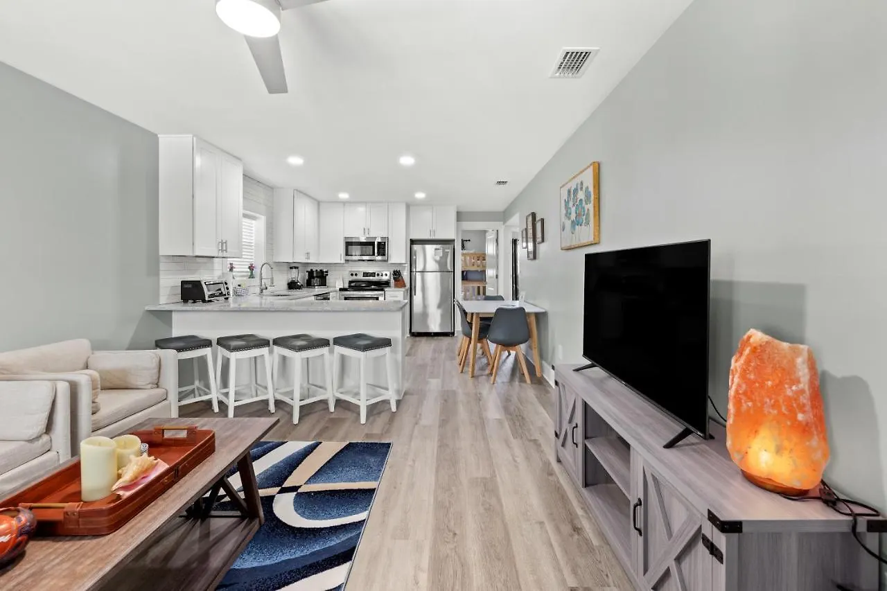Welcome To Dolphin Fun A! Brand New Duplex! Walk To The Beach! Panama City Beach