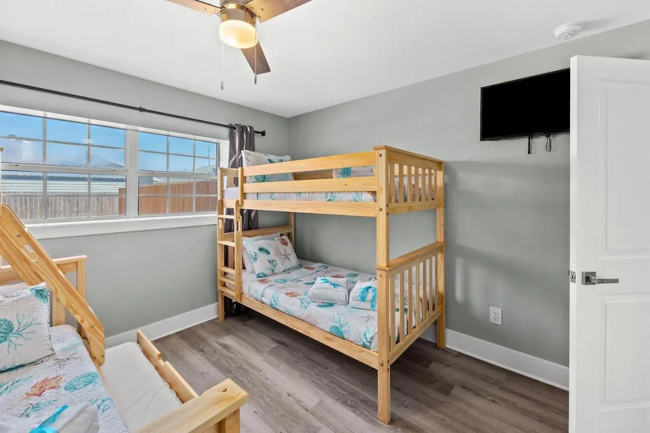 Welcome To Dolphin Fun A! Brand New Duplex! Walk To The Beach! Panama City Beach